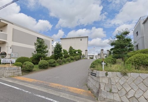 高校・高専　岡崎高等学校（高校・高専）まで583m