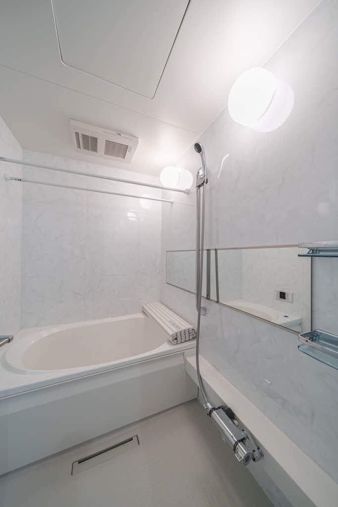 バス・シャワールーム　バスルーム