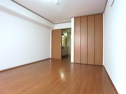 居室・リビング　室内