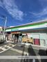コンビニ　ファミリーマート（コンビニ）まで795m