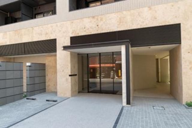 エントランス　ゆとりのあるエントランスです