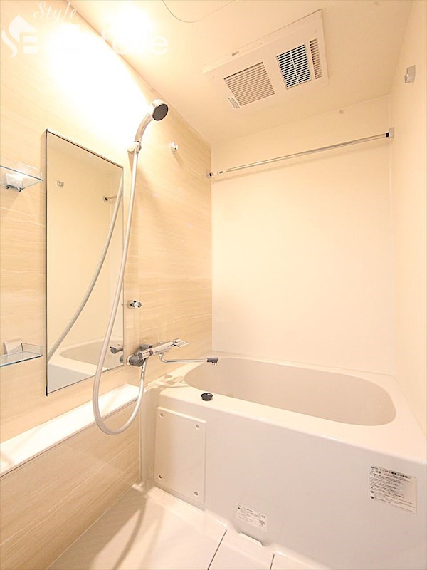 バス・シャワールーム　バスルーム