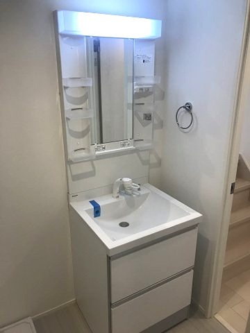 洗面設備　脱衣所　独立洗面台（シャンプードレッサー付）