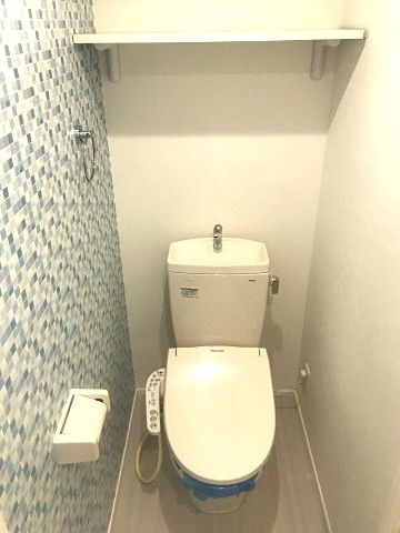 トイレ　温水洗浄暖房便座付トイレ