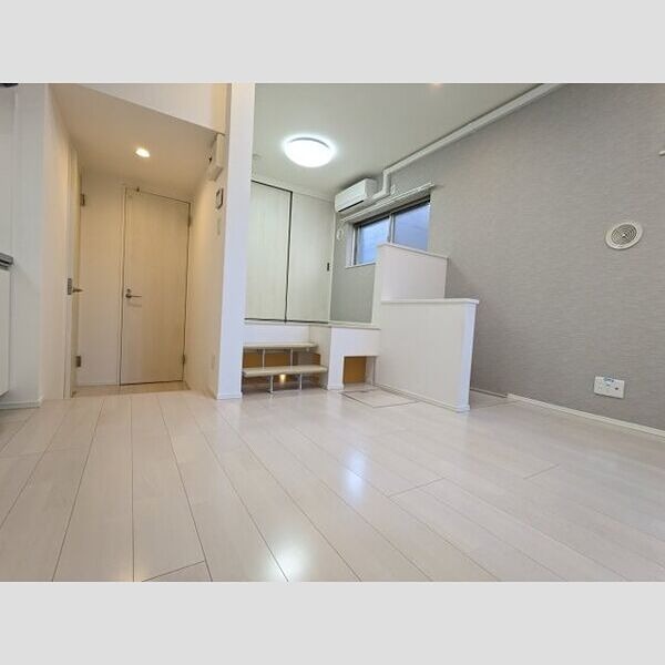 居室・リビング　ＤＫ7.1帖　洋室3.3帖