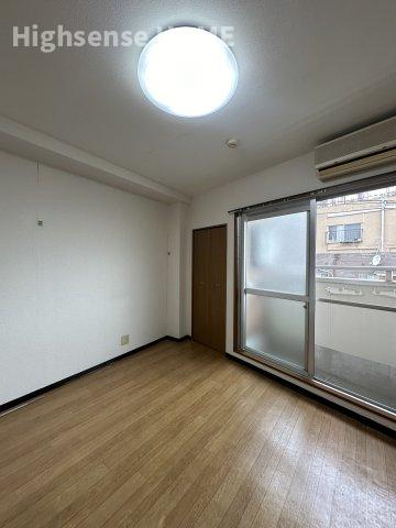 居室・リビング　こちらのリビングで趣味の時間をお楽しみください