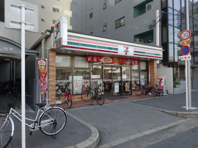 コンビニ　セブンイレブン大阪東淀川駅前店（コンビニ）まで285m