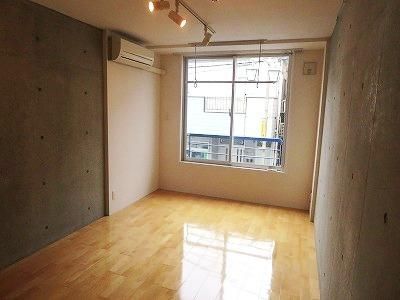 居室・リビング　★広々洋室7.04帖★