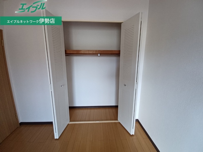 収納　同型参考写真