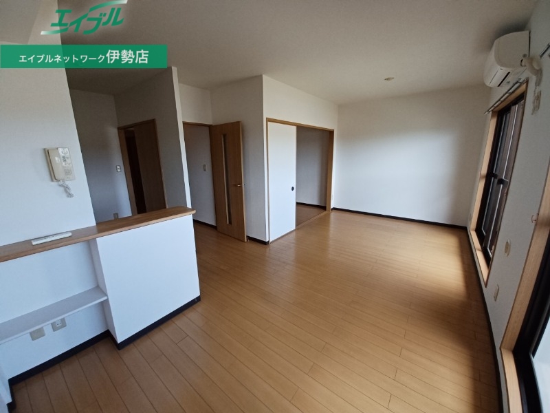 居室・リビング　同型参考写真