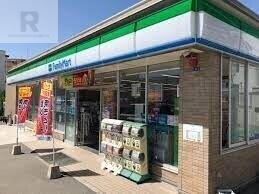 コンビニ　ファミリーマート吹田江坂五丁目店（コンビニ）まで714m
