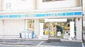 コンビニ　ローソン吹田垂水3丁目店（コンビニ）まで702m