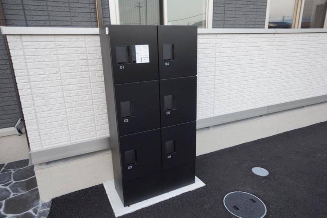 エントランス　宅配ボックス