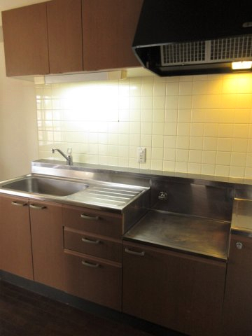 キッチン　※別号室の参考写真です(現況優先・仕様違いの場合あり)