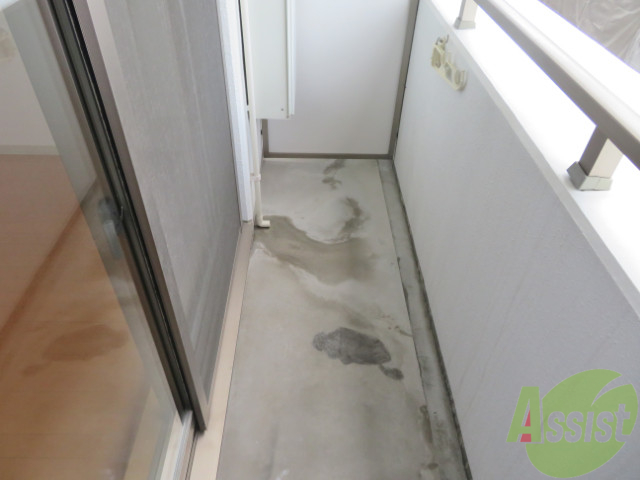 バルコニー　バルコニーは西向き、午後のお洗濯がよく乾きそうですね