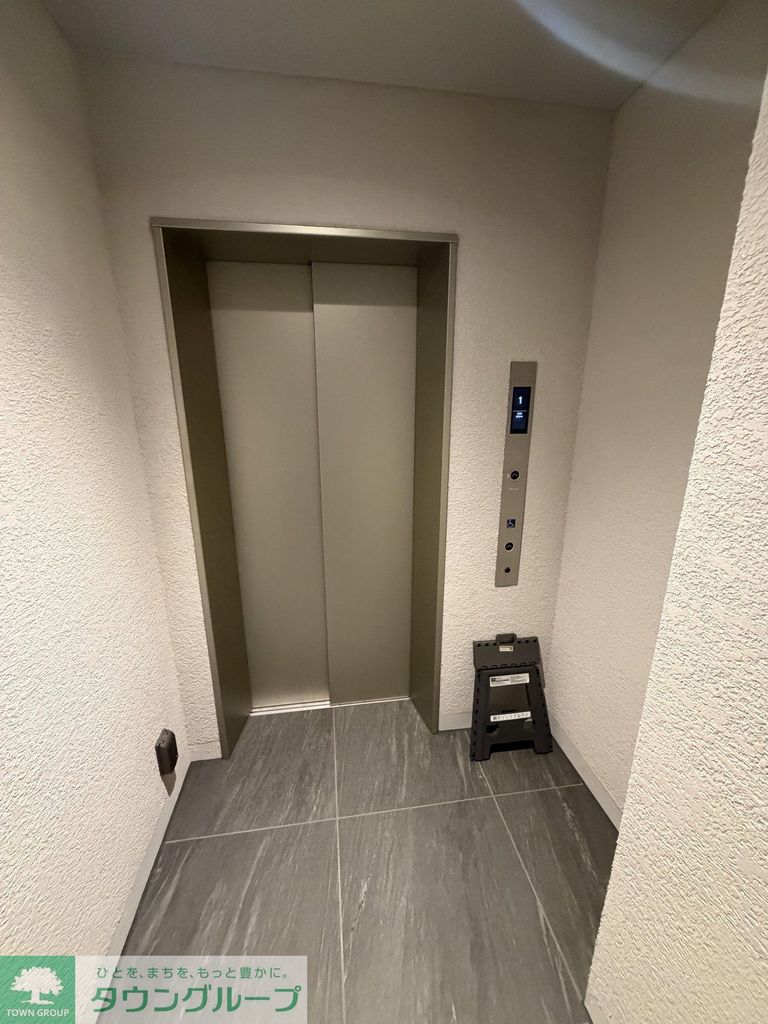 建物外観　駐車場