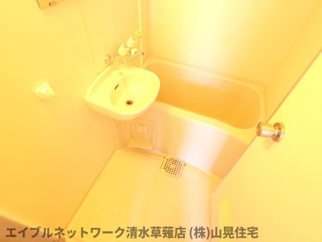 バス・シャワールーム　落ち着いた空間のお風呂です