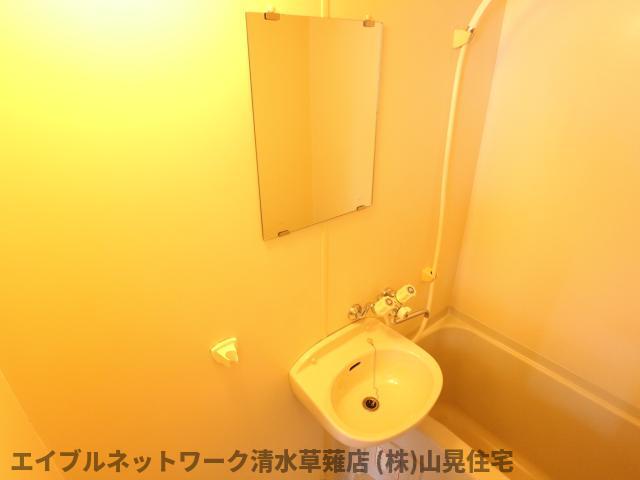 洗面設備　コンパクトで使いやすい洗面所