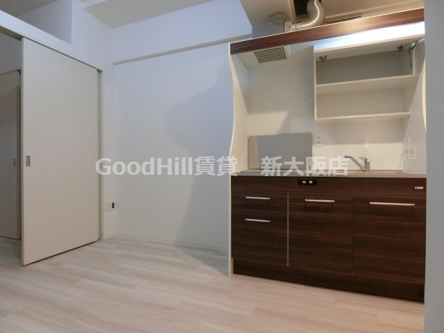 居室・リビング　セレニテ西中島アリア壱番館