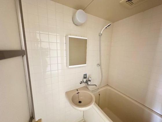 洗面設備　※別部屋の写真です