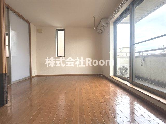 居室・リビング　ゆったり過ごせる居間です