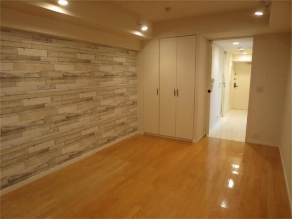 居室・リビング　9.6帖の広々洋室☆