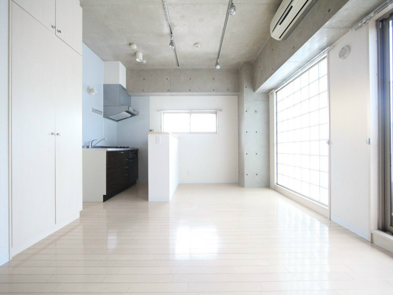 その他部屋・スペース　ＬＤＫ12.4帖　エアコン完備　両面バルコニー