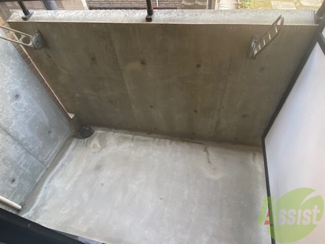 バルコニー　バルコニーになります。室外でもお洗濯物が干せて、便利ですね。