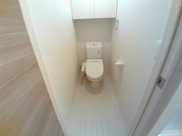 トイレ　温水洗浄便座付き♪