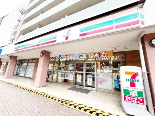 コンビニ　セブンイレブン　横浜上大岡駅前店（コンビニ）まで652m