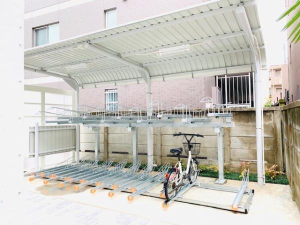 駐車場　駐車場があるので、車を買う予定の方も安心です