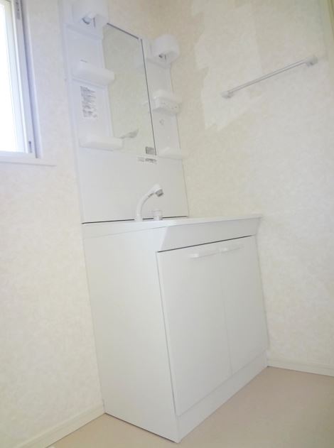 洗面設備　身支度に欠かせない独立洗面台♪