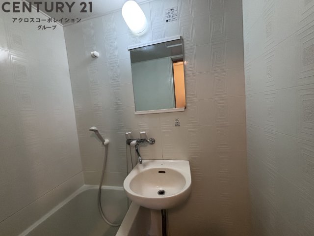 洗面設備　浴室内に洗面台がついてます！