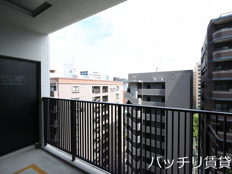 バルコニー　別号室タイプの為、現状を優先いたします