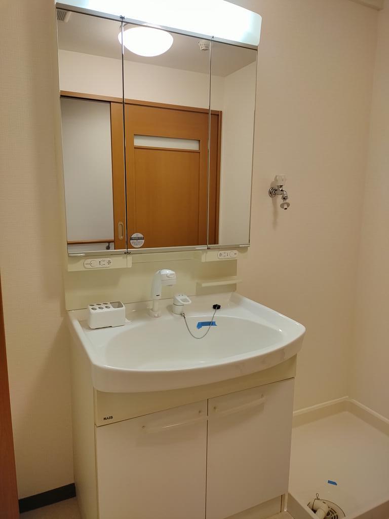 洗面設備　洗面台・洗濯機パン