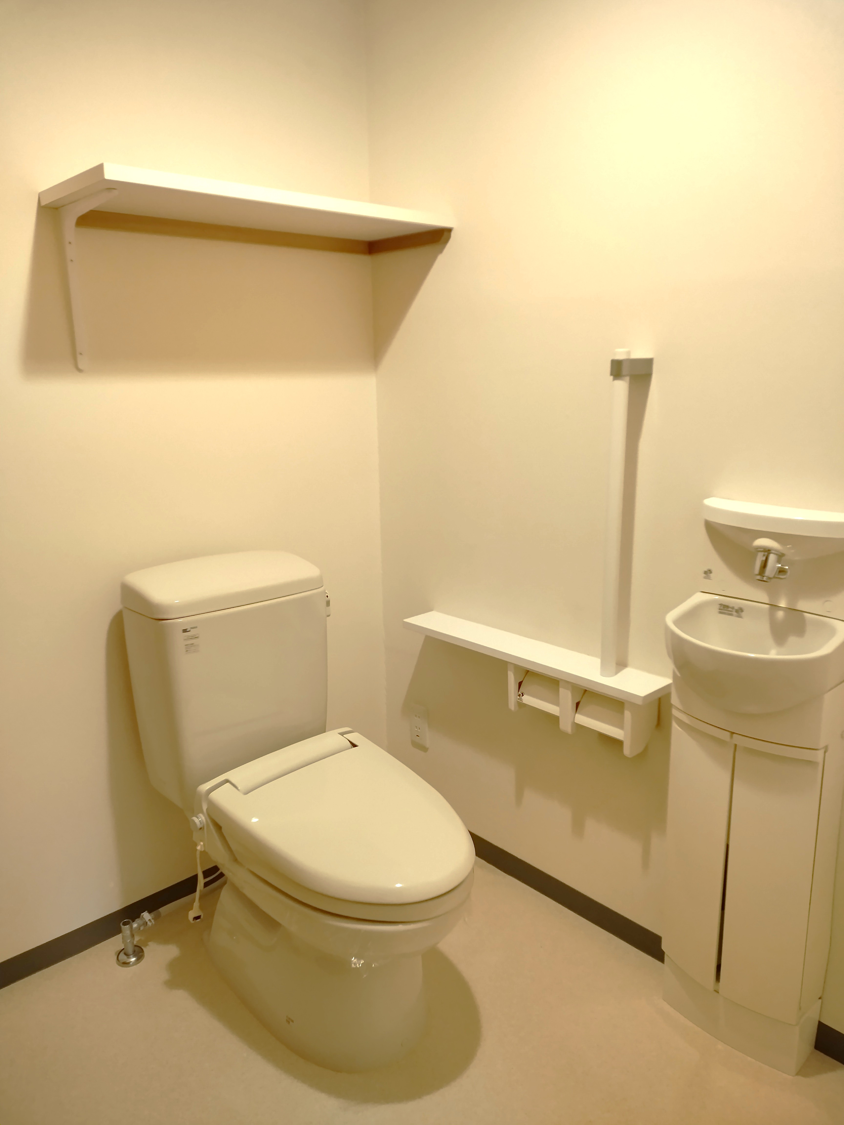 トイレ　手摺付き