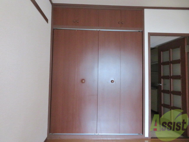 収納　収納はこちらのクローゼットになりますね。