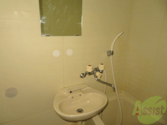 洗面設備　コンパクトな洗面台朝の支度は助かりますね。