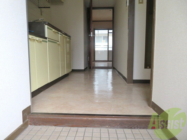 玄関　こちらが玄関からの目線になりますねー。