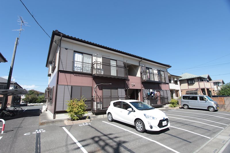 バルコニー　駐車場1台付無料★屋根付駐輪場完備★