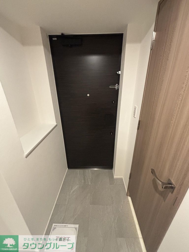 玄関　リビング/居室