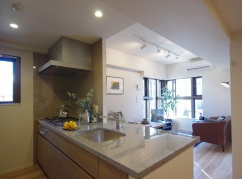 エントランス　清潔なエントランスです