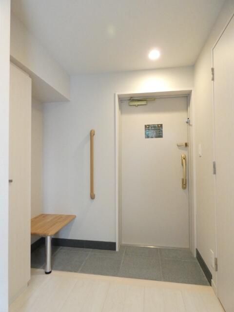 玄関　収納もある玄関です