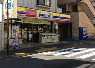 コンビニ　ミニストップ 新大塚店（コンビニ）まで225m