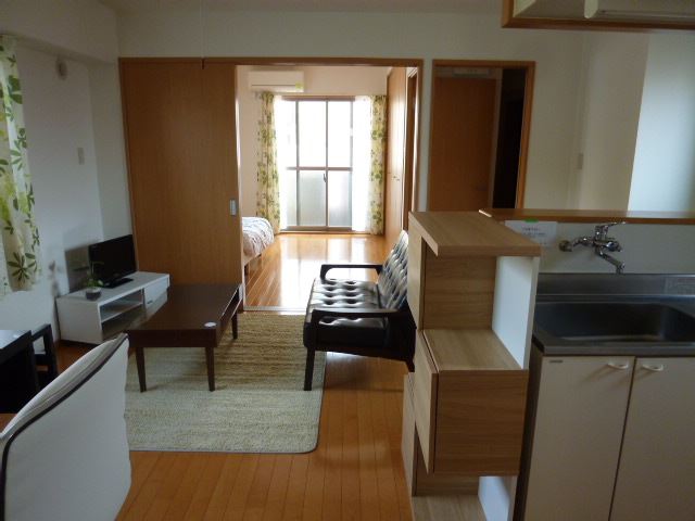 その他設備　洋室の方にエアコンが付いています