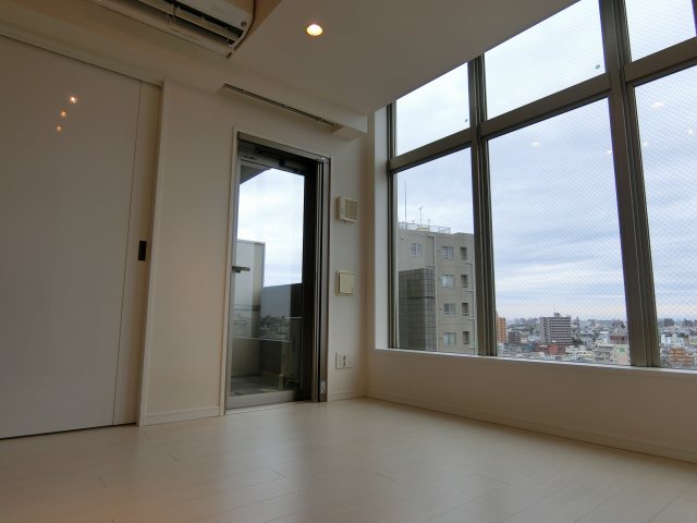 居室・リビング　こちらのリビングで趣味の時間をお楽しみください