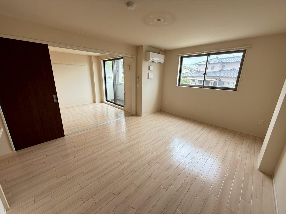 居室・リビング　※反転タイプ