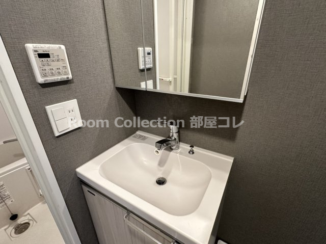 洗面設備　※同物件他部屋写真 反転、色違いの場合有 現況優先