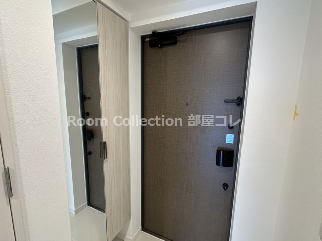 玄関　※同物件他部屋写真 反転、色違いの場合有 現況優先