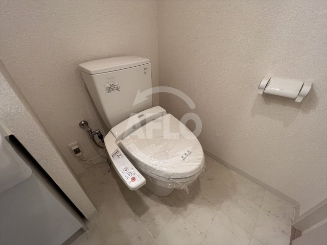 トイレ　メゾン夕陽ヶ丘　温水洗浄便座